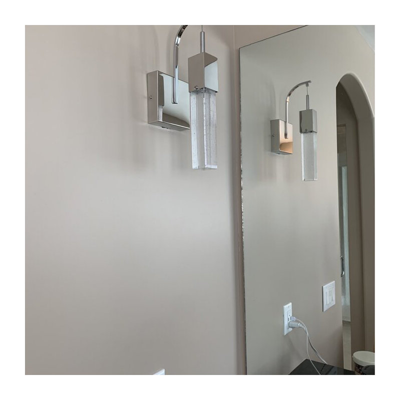 Diphda Armed Sconce