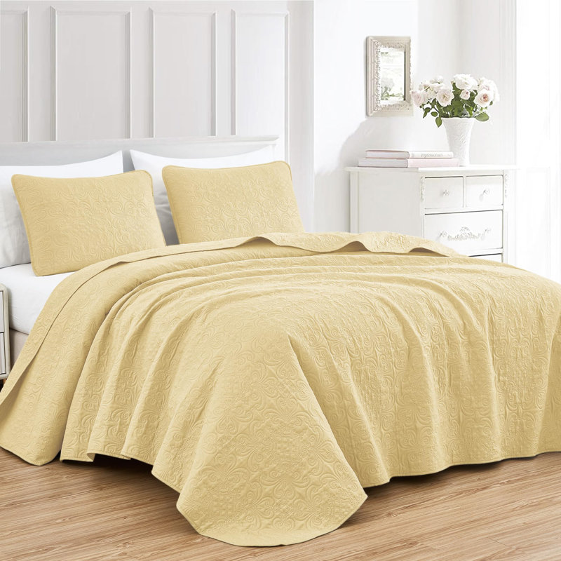 Luca 3-Piece Lightweight Microfiber Oversized Bedspread Set, Queen Coverlet/Bedspread + 2 Standard Shams, Pastel Yellow