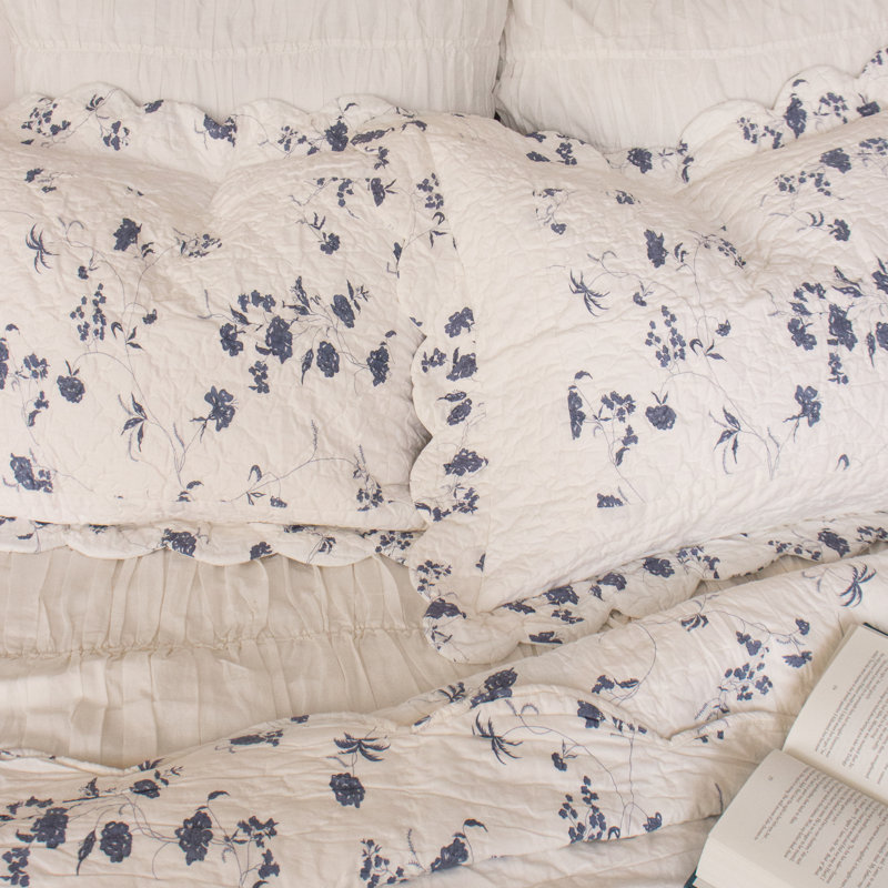 Primrose Quilt, Queen Quilt + 2 Standard Shams