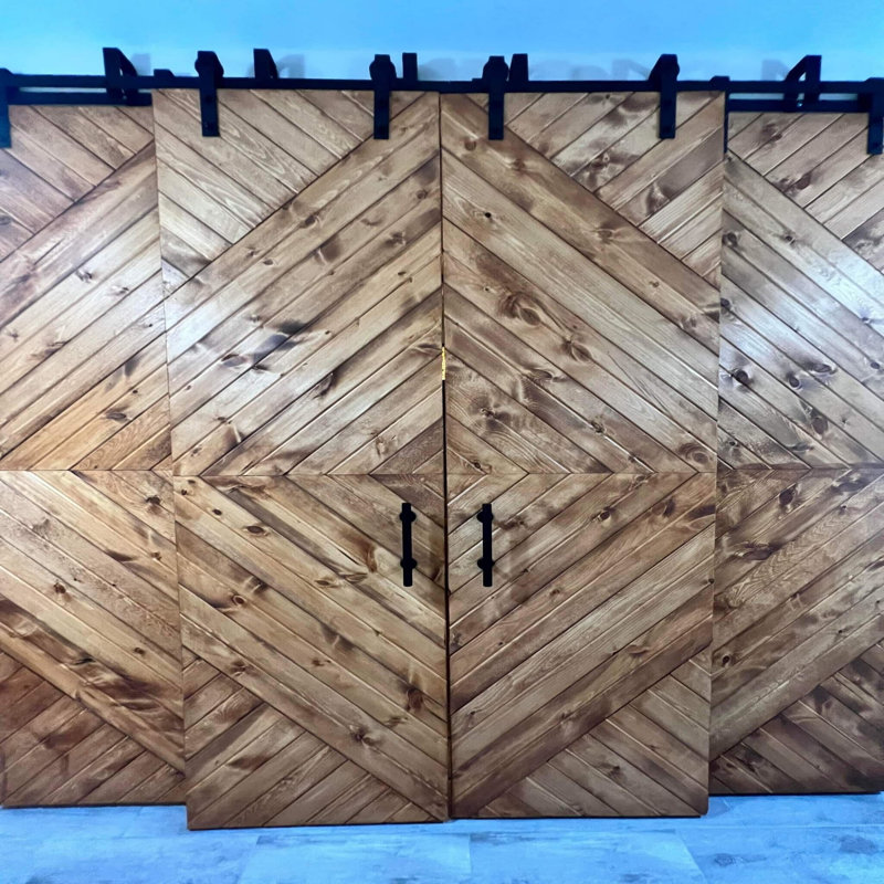 Porte de grange en bois lambrissé sans trousse de quincaillerie d’installation, 58 po x 100 po