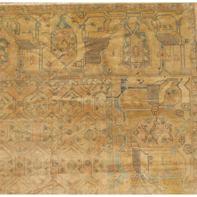 Wool Oriental Area Rug in Tan/Ivory