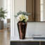 Vase sculptural en métal sculpté pour salon-712236725