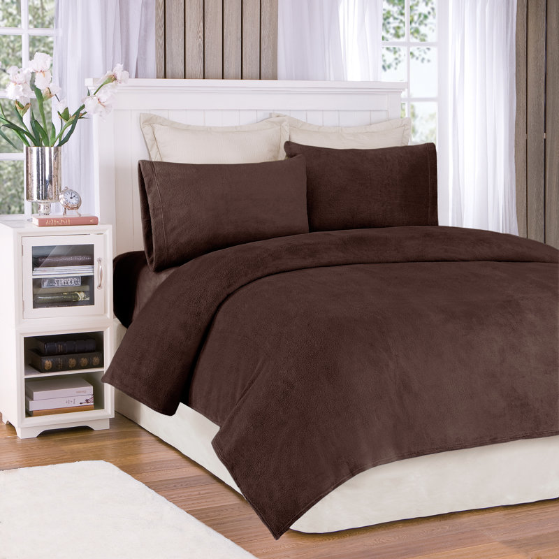 Madison Park Soloft Plush Brown Micro Plush 4-Piece King Sheet Set, King Sheet Set with 2 Pillowcases, Brown