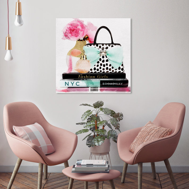 «My Girly Essentials Square Essentials», impression, H 24 po x l 24 po, Toile tendue