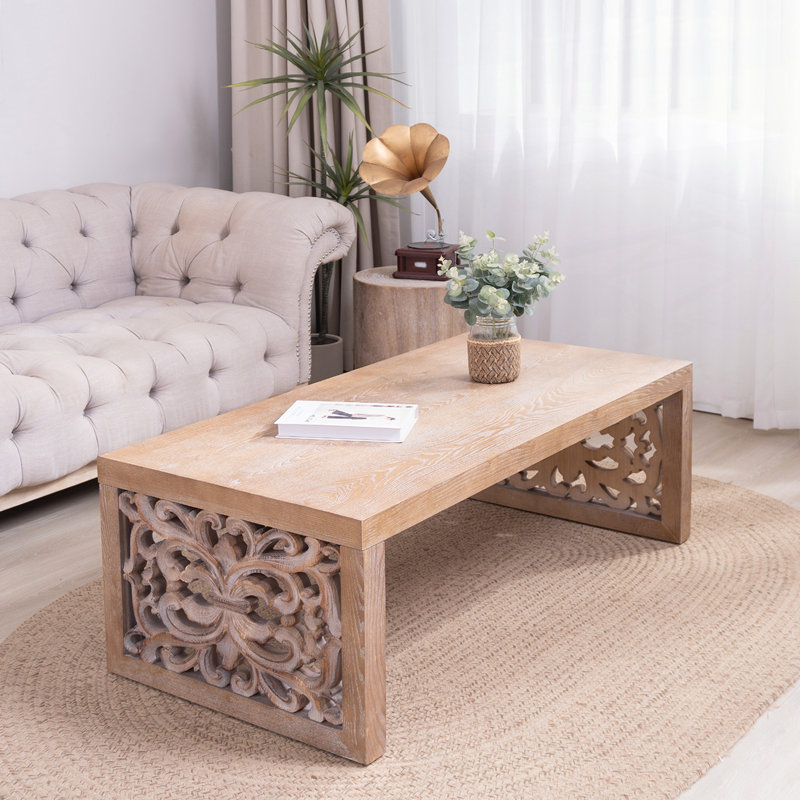 Table basse 47,2 "en bois massif sculpté - aspect fabriqué à la main avec panneaux latéraux ornés, Naturel