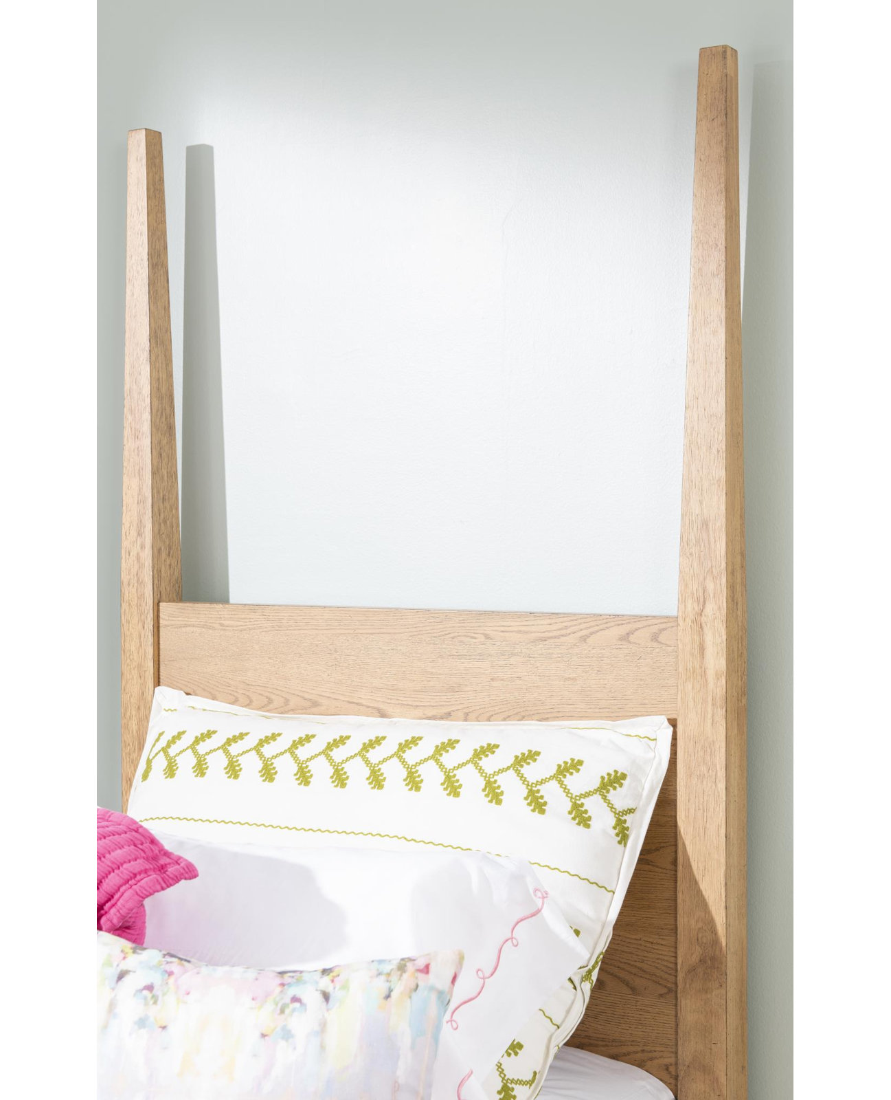 Today's Traditions Poster Bed, Tan, Twin