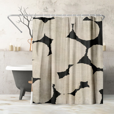 Rideau de douche abstrait beige et noir par Chaos & Wonder Design
