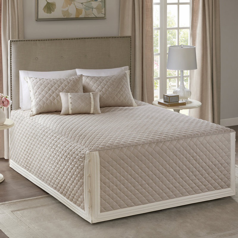 Breanna Cotton Modern & Contemporary 4 Piece Quilt Set, Queen Quilt + 2 Shams + Throw Pillow, Khaki
