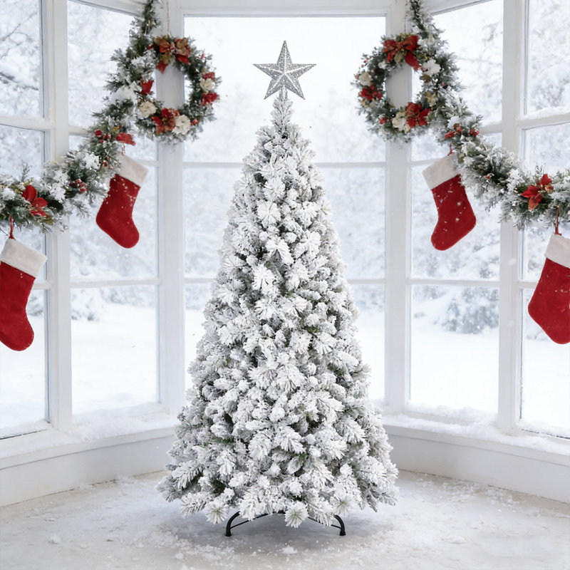 Arbre de Noël enneigé 7,5 pi, PVC enneigé et branches à aiguilles dures, structure à charnières pour une installation facile, support en métal stable