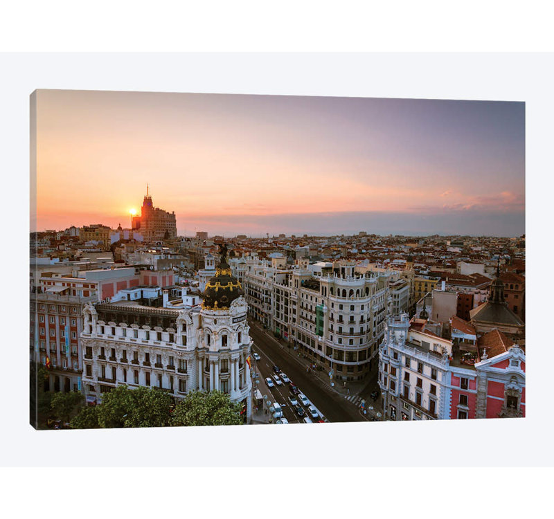 «Coucher de soleil sur Madrid, Espagne» par Matteo Colombo, impression sur toile, H 26 po x l 40 po x P 1,5 po, Toile tendue