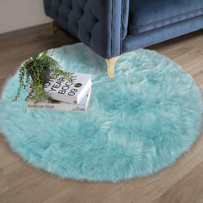 Chasty Faux Sheepskin Indoor Rug, Round 6'