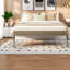 Lits en bois gris peu encombrants, conception multifonctionnelle pour une maison moderne