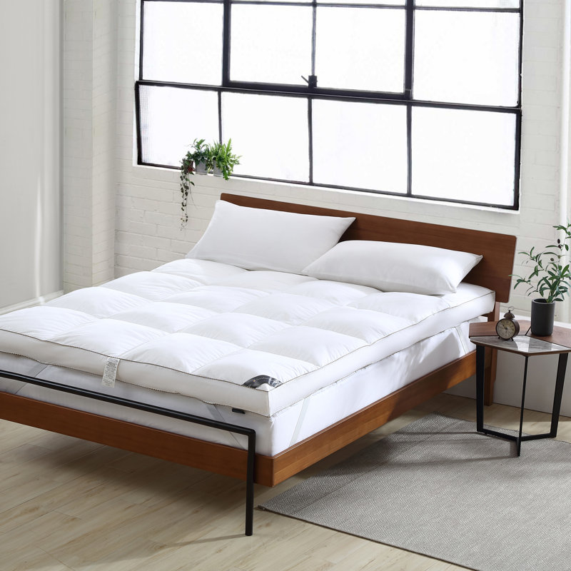 Queen White Down Featherbed Mattress Topper