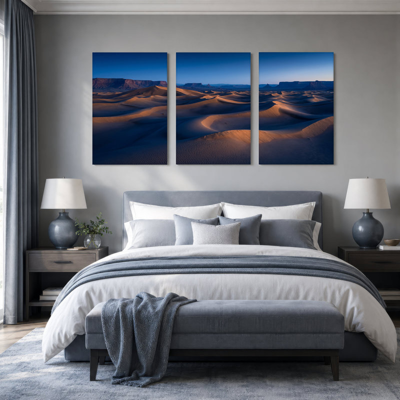 «Desert Sand Dunes and Distant Mesas at Dusk», ensemble de 3 toiles murales, H 24 po x l 16 po x 3 pièces