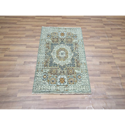 2 pi 1 po x 3 pi 1 po vert sauge, influence pré-historique du 14e siècle, design mamelouk, colorants naturels, noué à la main, pure laine, échantillon, tapis, tapis oriental