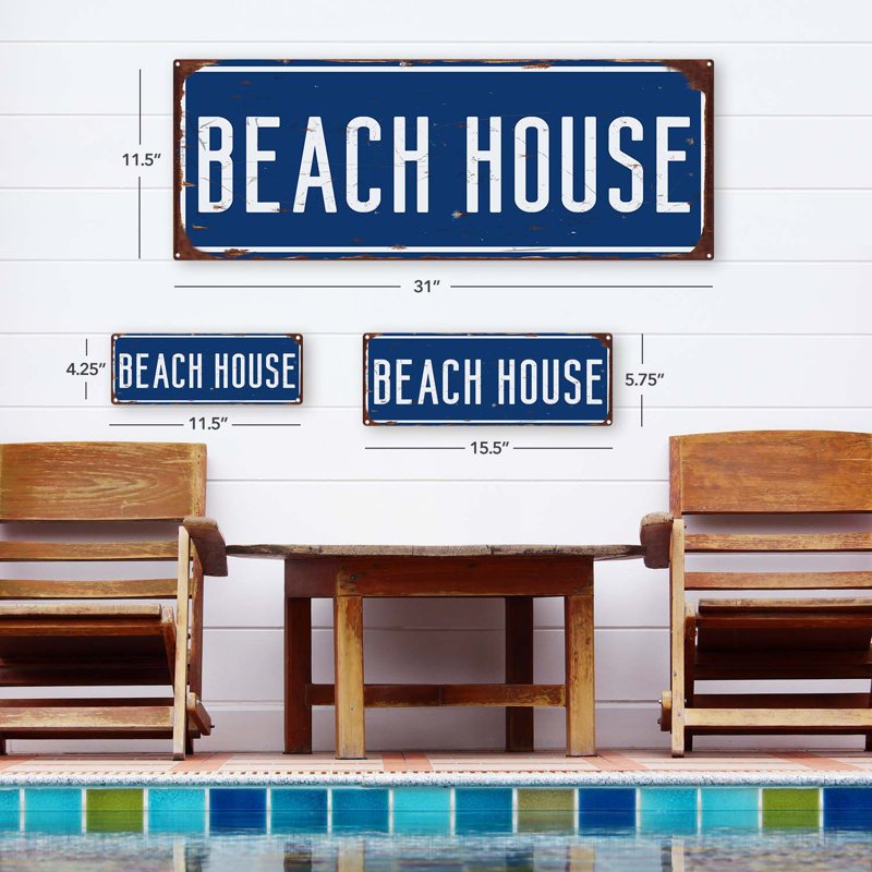 «Blue Beach House Metal Sign» sur métal, H 11,5 po x l 31 po