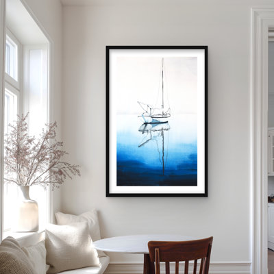 Bateau blanc sur une eau d'un bleu profond | Décoration de chambre côtière