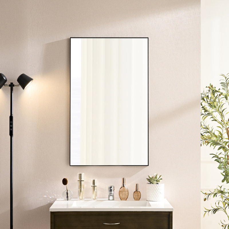 Miroir de salle de bain 60 po x 22 po à fixation murale rectangulaire noir, verre flotté, cadre rouille, cadre en métal moderne brillant à angle de suspension de 360 degrés, cadre transparent de 60 po x 22 po