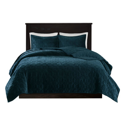 3 Piece Velvet Quilt Set