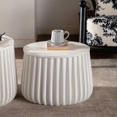 Table ronde blanche avec couvercle relevable, forme élégante à bord arrondi, rangement caché, structure, sans assemblage, moderne et équilibré, requis
