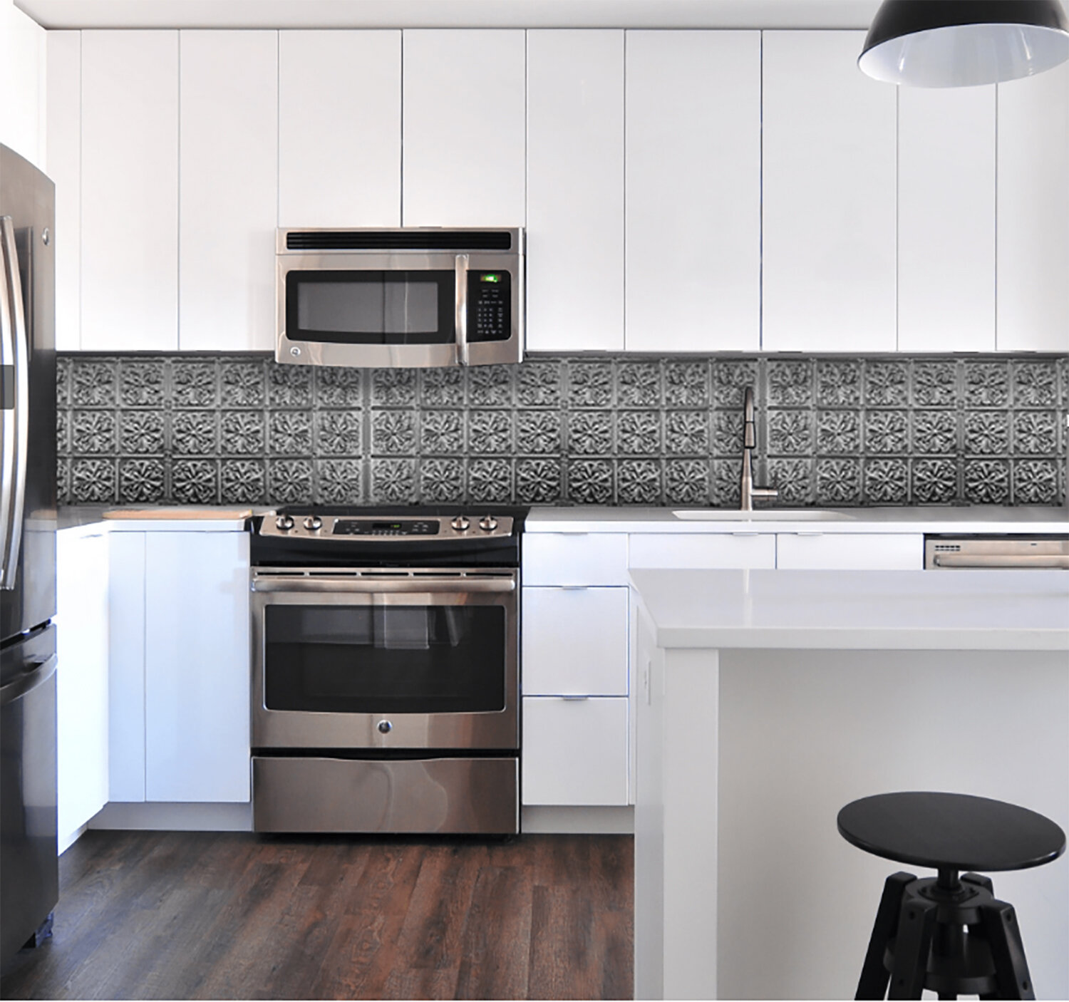 Tin Ceiling Panels For a Unique Backsplash