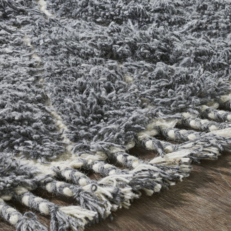 Roonem Area Rug in Blue, Rectangle 5' x 7'