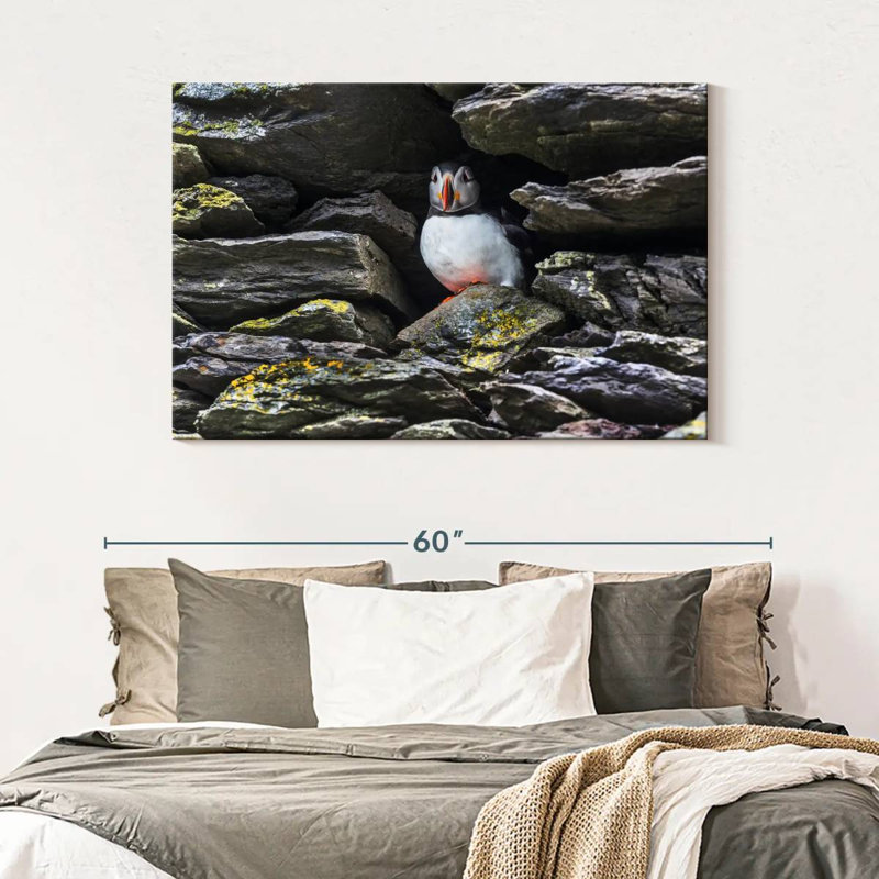Corbeau au repos, H 32 po x l 48 po