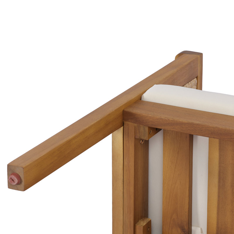 Chaise de salle à manger d'extérieur Ciela avec structure en bois d'acacia, dossier en rotin tissé à la main et coussin amovible