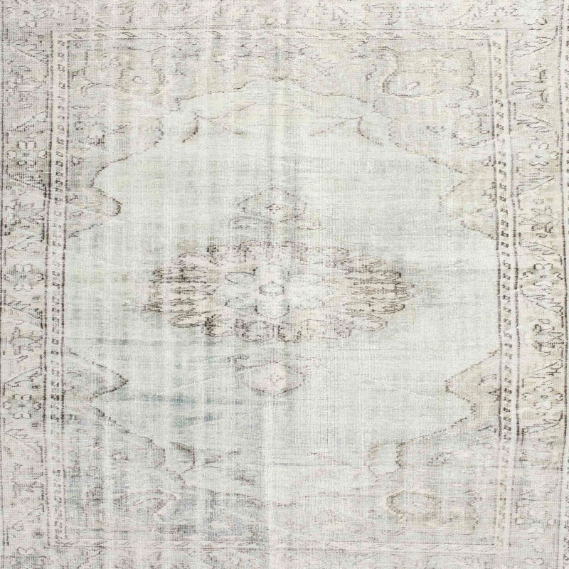 Kourtney Oriental Indoor Rug, Round 7'