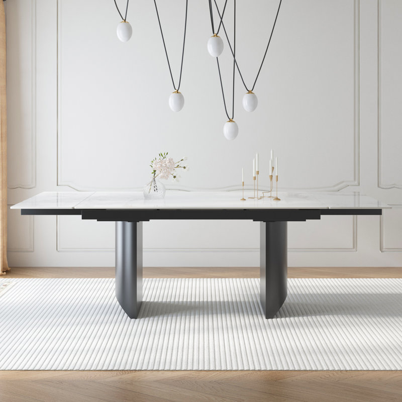 Siège de table de salle à manger extensible de 63 à 94,5 po Behésh, Chanel brillant / gris
