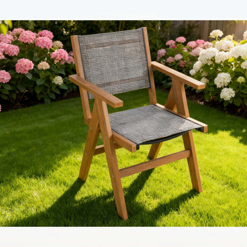 Ensemble de 2 chaises de jardin HIPS pour les repas sur la terrasse et la détente au jardin, durables et élégantes.