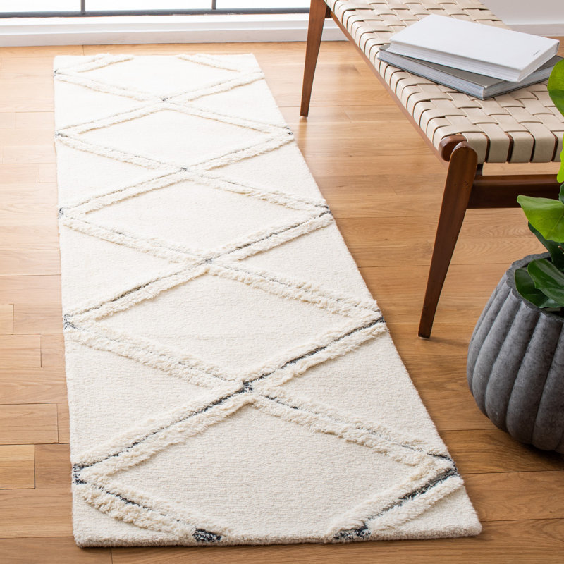 Donnach Hand Tufted Wool/Cotton Geometric Rug in Ivory, Runner 2'3" x 8'