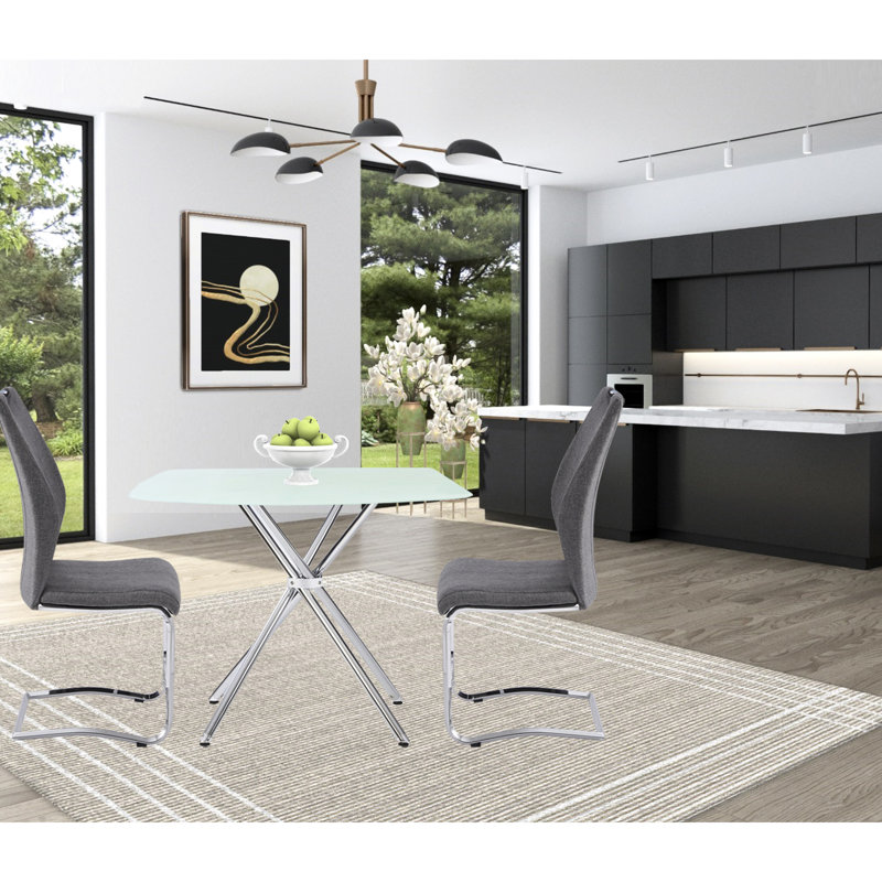 Table carrée de 91 cm en verre trempé dépoli, un choix tendance pour les repas, avec pieds et plateau élégant.