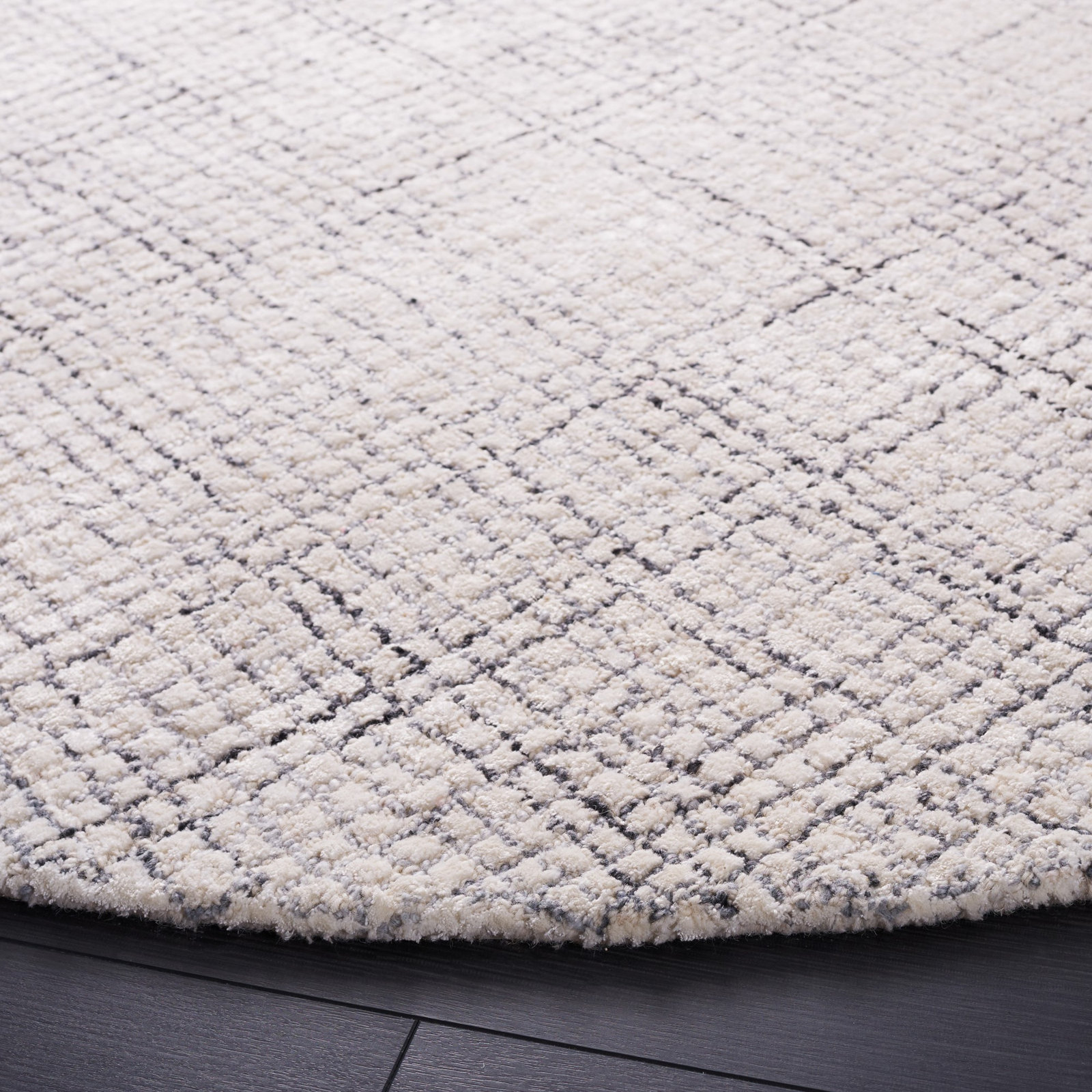 Rowe Handmade Tufted Ivory/Grey Area Rug, Round 6'