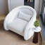 Chaise d'appoint pivotante - 34 po de largeur, revêtement bouclé blanc givré, pivotant à 360 ° avec base en bois massif, chaise de salon moderne