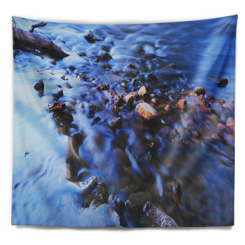 Tapisserie de plage, rocher et rivière bleue, H 50 po x l 60 po