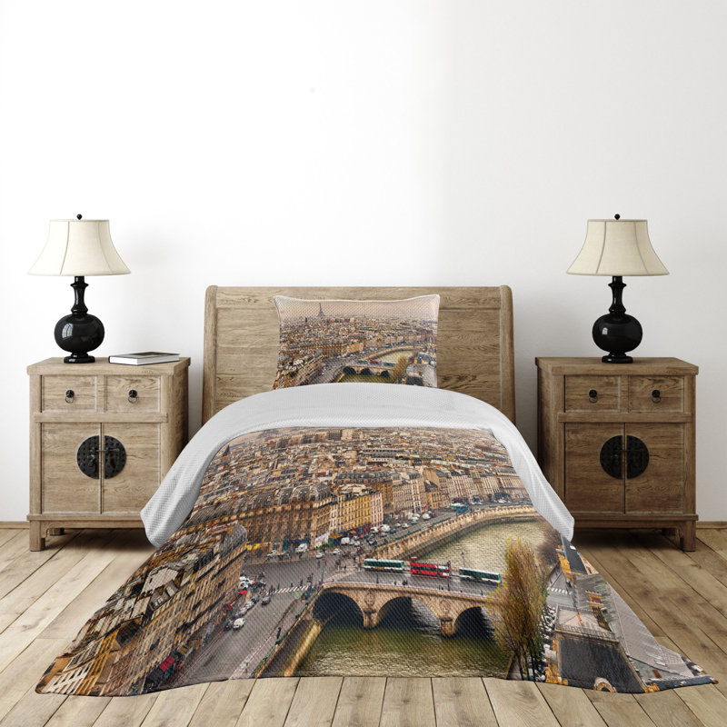 King Size White Quilted Polyester Bedspread Set