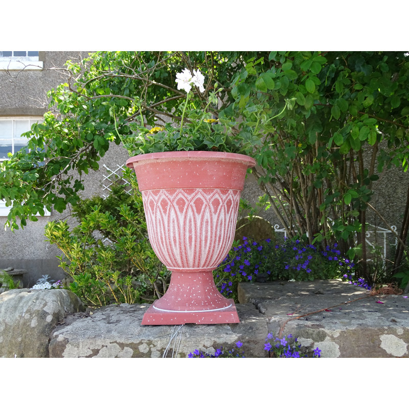 Valdivia Urn Planter