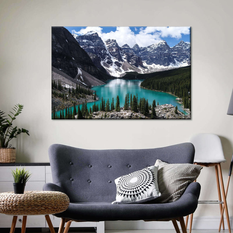 «Lake Louise Landscape», reproduction sur toile, H 34 po x l 51 po x P 1,25 po