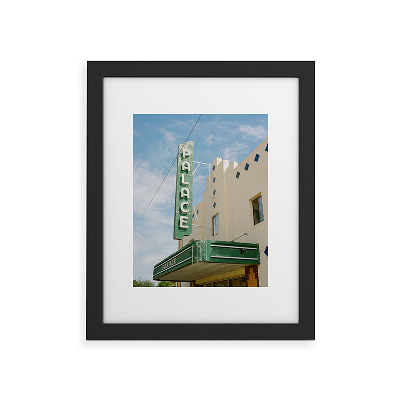 Bethany Young, photographie de Marfa Palace sur film, reproduction d'art encadrée, 10" H x 8" W, Black