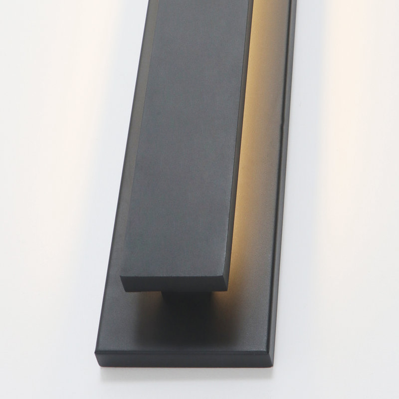Luminaire mural d'extérieur Kegley, H 24 po x l 4,3 po x P 2,7 po, 20