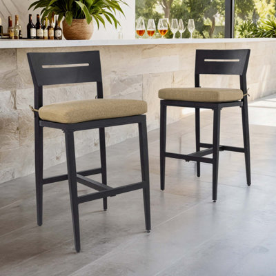 Tabourets de bar d'extérieur modernes de 2 pièces, chaise de bar de patio en aluminium avec dossier ergonomique, pieds fuselés, repose-pieds, coussin Sunbrella, résistants aux intempéries, pour jardin, bord de piscine et îlot de cuisine