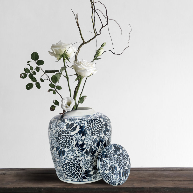 Pot décoratif en céramique et gingembre avec couvercle Chadwicks, 8.25'' H x 6.25'' W x 6.25'' D, Navy Blue