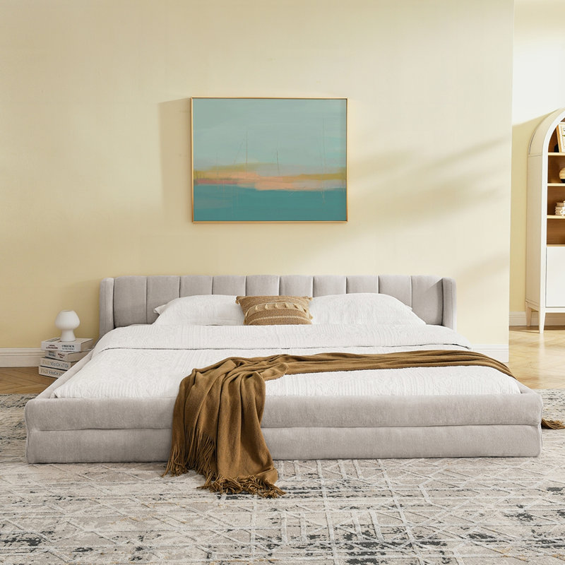 Structure de lit rembourrée confortable avec tissu en chenille, tête de lit et fabrication robuste pour les chambres modernes