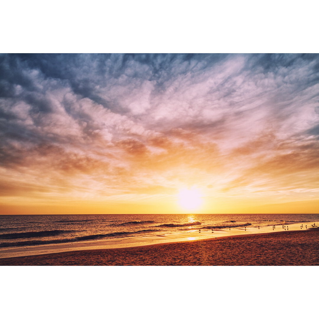 Schöner Blick auf die Ostsee in Strandnähe bei Sonnenaufgang von Rike_ - Kunstdrucke ohne Rahmen auf Leinwand