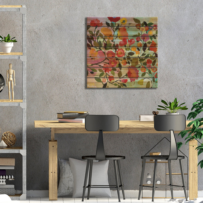 «Rose Trellis On Wood» par Kim Parker