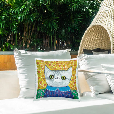 Conception de coussin d'extérieur imprimé chaton avec des motifs amusants par Melissa Averinos
