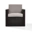 Chaise de terrasse en osier à assise profonde et coussins Arbedella-933834421