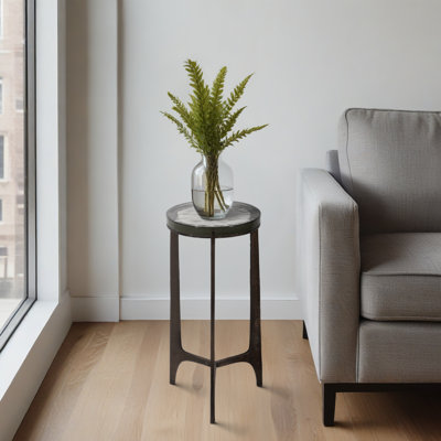 Table d'appoint ronde avec plateau en verre épais, finition en aluminium antique, verre durable et aluminium