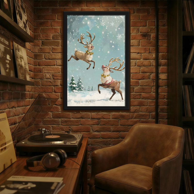 Renne de Noël sautant dans un paysage d'hiver enneigé